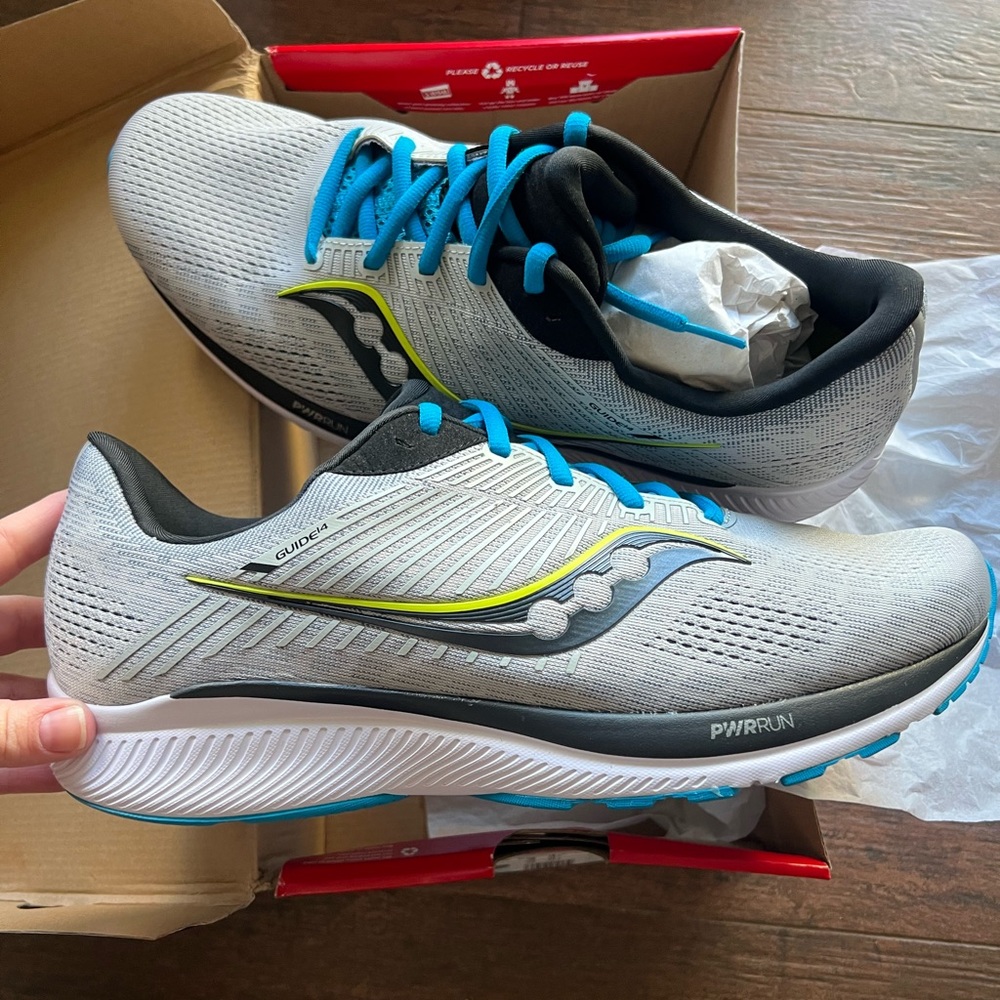 Men’s saucony sneaker size 11.5